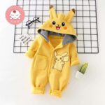 Surpyjama Pikachu pour nouveau-né sous forme de combinaison avec capuche_7