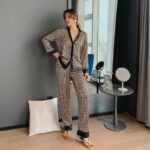 Surpyjama de luxe en polyester pour femme à col V Or champagne M Chine