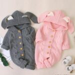 Surpyjama tricoté à capuche avec oreilles de lapin pour bébé_1